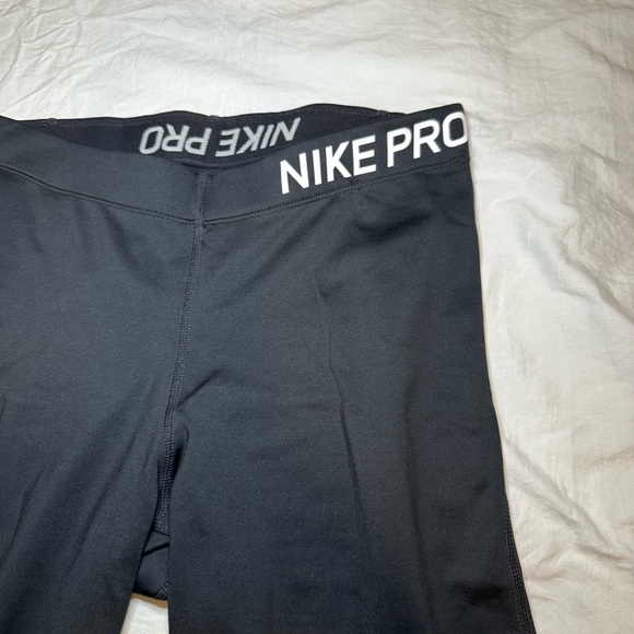 Nike Black Leggings with White Logo - Picture 3 of 4